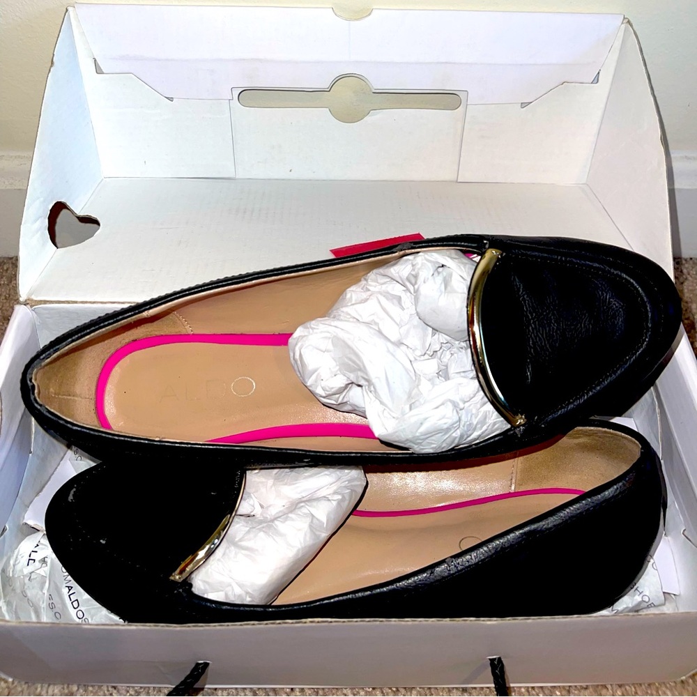 ALDO Black Slip-On Flats with Gold Accent (Size 8)